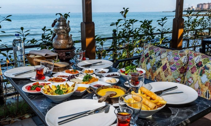 Trabzon Hotel | Eco-Friendly Retreat at Santana Hotel with Pool & Spa