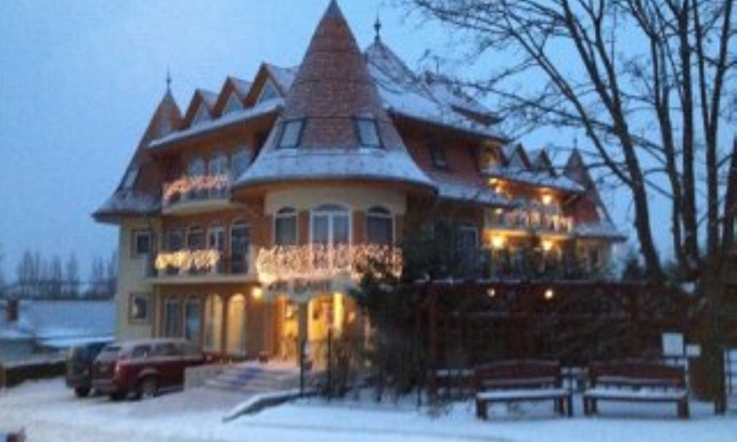 Heviz Hotel | Experience SANTE Hévíz: Spa Retreat with High Guest Ratings