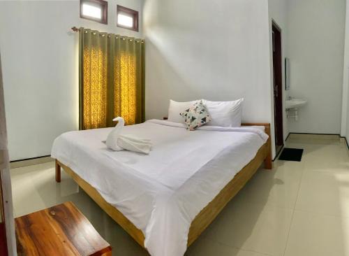 Moni Bed & Breakfast | Welcoming Santiago Bed and Breakfast with Great Amenities