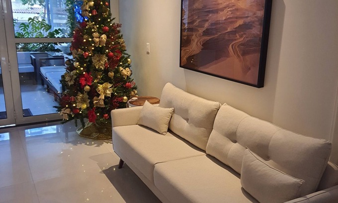 Embare Apartment | Cozy Santos Linda: Steps from the Beach, Pet Friendly & More