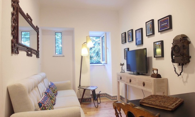 Misericordia Apartment | Guest Rated 10/10 at SantoSweethome 2A Lisboa with Kitchen