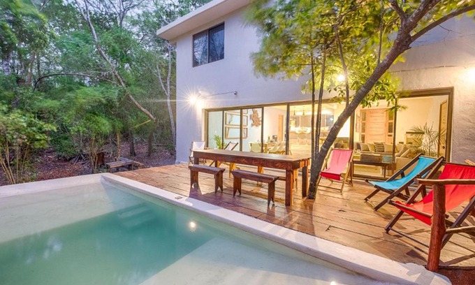 Bacalar House | Beautiful Santuario Sol Lagoon Front for Memorable Getaways