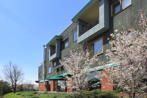 Obihiro Hotel | Relax at Sanyoan: A 4-Star Retreat with Spa & Dining