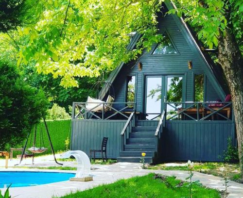 Sapanca Ski Chalet | Relaxing Stay at Sapanca Çağlayan Bungalow with Pool & Views
