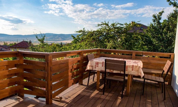 Sapareva Banya Villa | Guest Approved Sapareva Kashta: Family-Friendly Retreat