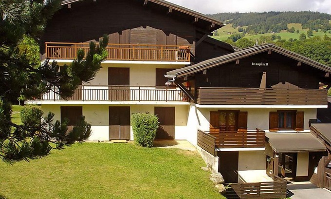 Demi-Quartier Apartment | Enchanting Sapin B: Lakeview Spa Stay for Families