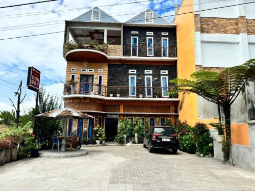 Berastagi Villa | Comfortable Sapo Rumbia Guest House with Pet-Friendly Amenities