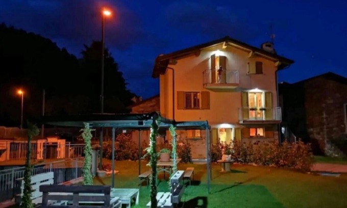 Sondrio House | Relax and Unwind at Sara's Pet-Friendly Retreat
