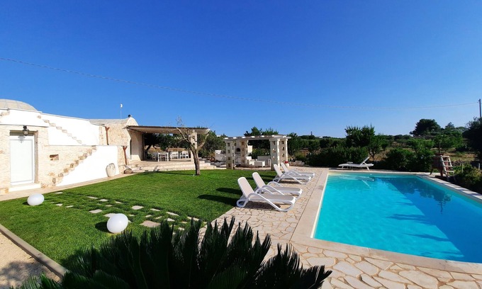 Ostuni Cottage | Guest Rated 10/10 at Saracen Trullo Ostuni with Pool