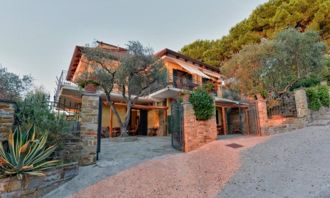 Santa Maria di Castellabate Villa | Villa Elaia: Family-Friendly Holiday Apartment in Cilento
