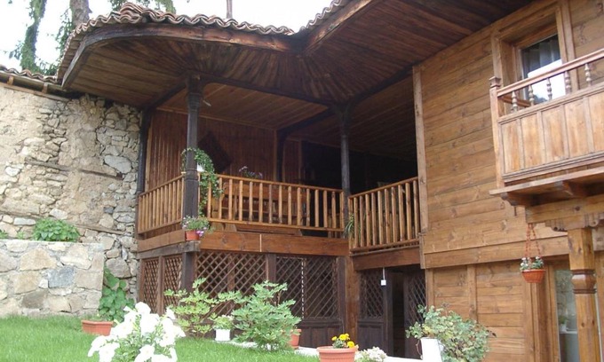 Koprivshtitsa House | Budget-Friendly Sarafova Guest House with Breakfast & Kitchen