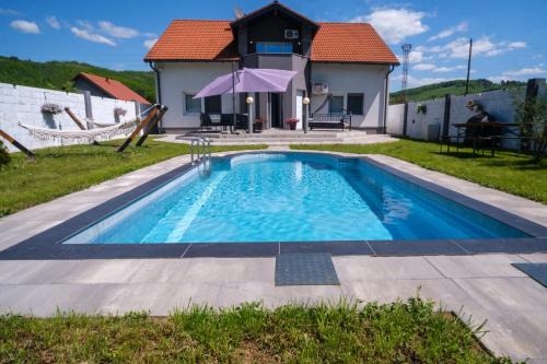 Ljesevo Villa | Relax at Sarajevo Villa Sunce with Pool & Ocean View