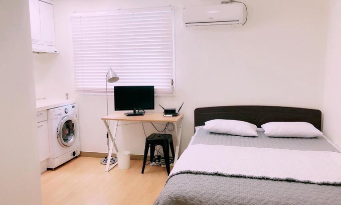 Gwanghui-dong House | Budget-Friendly Sarang Guesthouse in Dongdaemun