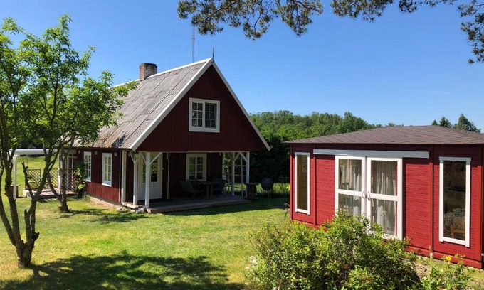 Suuresadama House | Eco-Friendly Retreat at Sarapuu Puhkemaja with Hot Tub