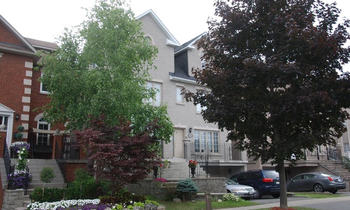Thornhill Apartment | Sara’s Place - Strictly Kosher HomenBeautiful basement Apartmentn