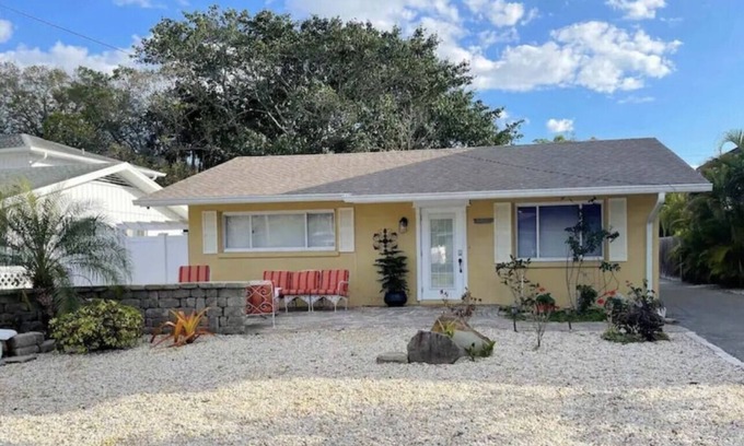 Alta Vista House | Experience Ocean View Bliss at Sarasota Gateway Beach House