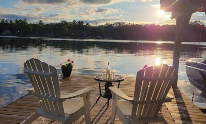 Rotterdam Junction House | Premium Lake House with Indoor Pool & Hot Tub in Saratoga