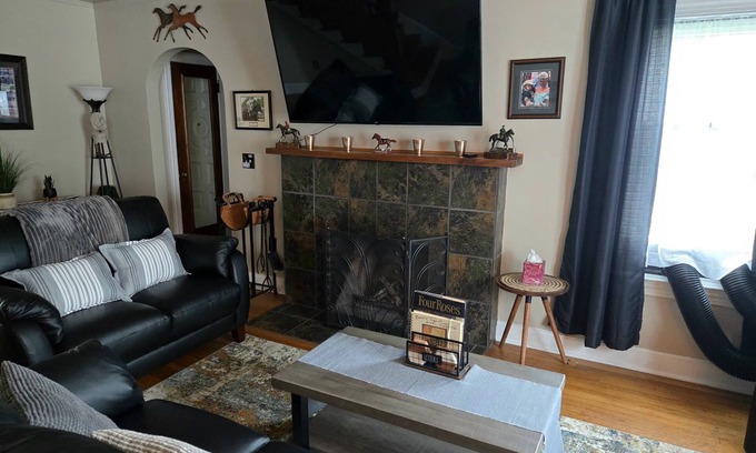 Saratoga Springs House | Pet-Friendly Saratoga Eastside Home Near SPAC & Track