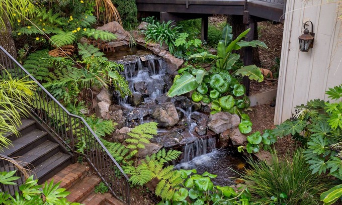 Saratoga Hotel | Experience Comfort at Saratoga Oaks Lodge - 9.4/10 Rated