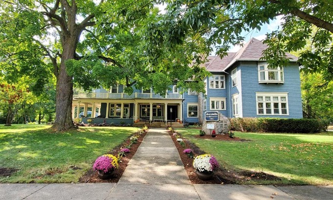 Alma Bed & Breakfast | Exceptional Saravilla Bed & Breakfast with Family-Friendly Perks