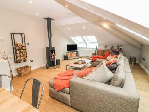 Malltraeth House | Relax at Sardis Chapel 1 - Pet and Child Friendly Retreat