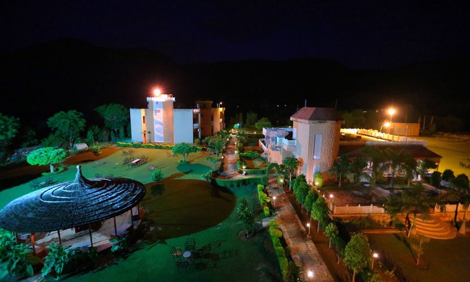 Alwar Hotel | Discover Sariska Tiger Camp Resort: Family-Friendly Retreat