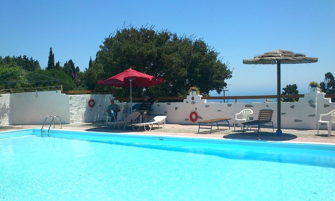 Apikia Hotel | Relax at Sariza Spring Hotel with Pool and Spa Amenities
