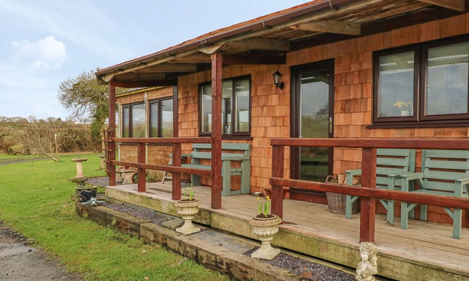 Narberth Cottage | Pet-Friendly Retreat: SARNGWM Country Cottage in Narberth