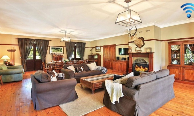 Burradoo House | Sarnia - period home in garden oasis