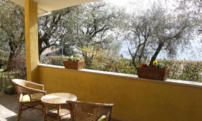 Sarnico House | Beautiful Sarnico Giardino sul Lago: Top-Rated Family Retreat