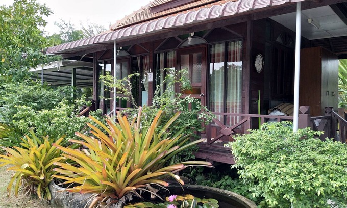 Rayong Hotel | Family-Friendly Stay at Sarocha Resort Rayong - 8/10 Rating