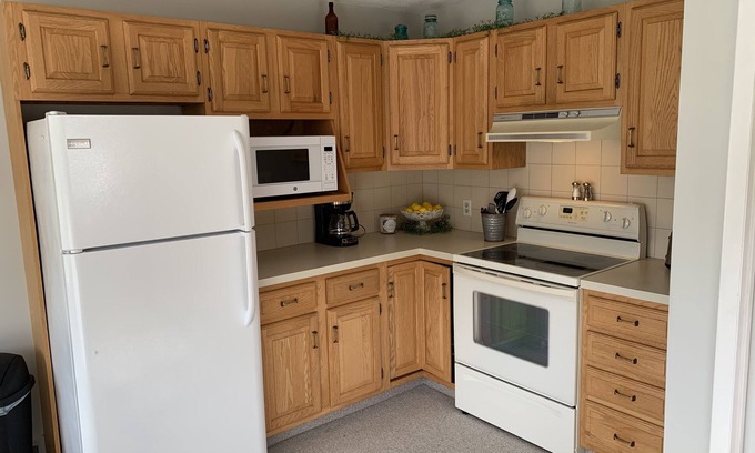 Clare House | Experience Sartor Estate - Your Ideal Ocean View Retreat