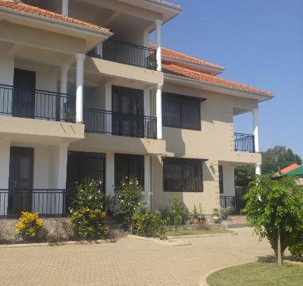 Entebbe House | Top-Rated Sasa Guestplace: Pet-Friendly & Family Oriented