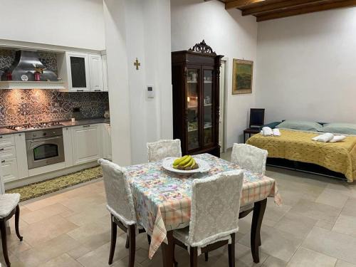 Francavilla Fontana House | Discover Sasha House Casa Vacanze with Breakfast & Family Focus