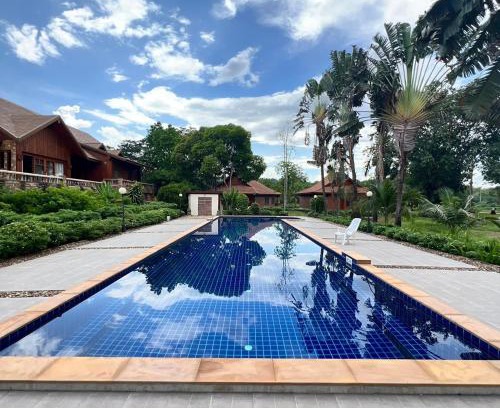 Nan Resort | Idyllic Sasidara Resort Nan with Oceanfront Pool & Dining