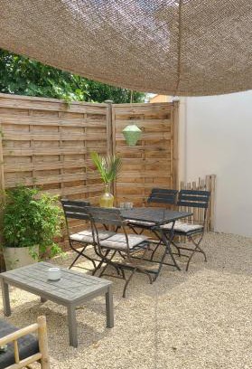 Mazan House | Relaxing Studio with Private Patio & Hot Tub Retreat