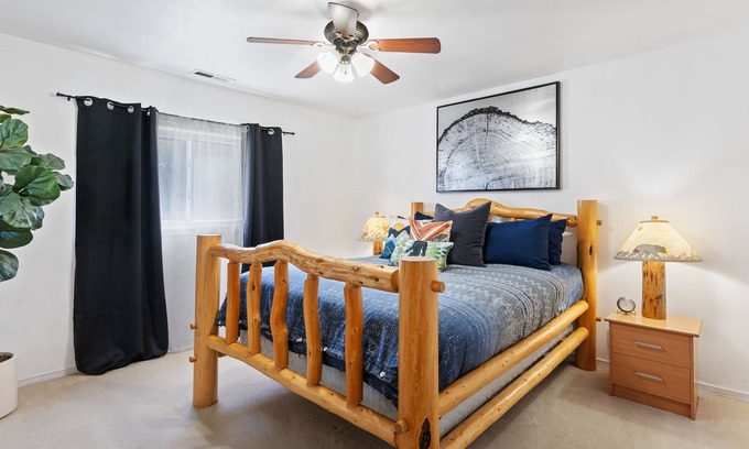 Castle Rock House | Sasquatch Hideaway Gateway to Mt St Helens