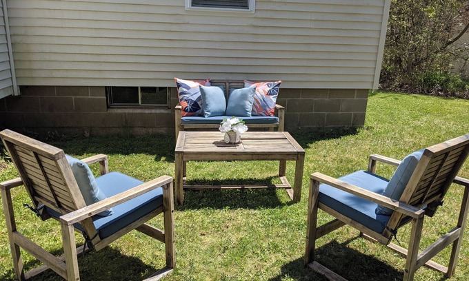 Ogunquit - Wells House | Idyllic Sassafras Surf Beach Bungalow Steps from Coast