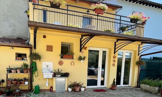 Rigutino House | Experience Sassaia11: 4-Star Getaway with Hot Tub & Pool