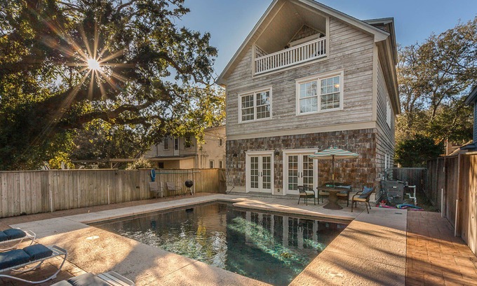 Saint Simons Island House | Discover Sassy Peach Cottage: Poolside Oasis Near Village