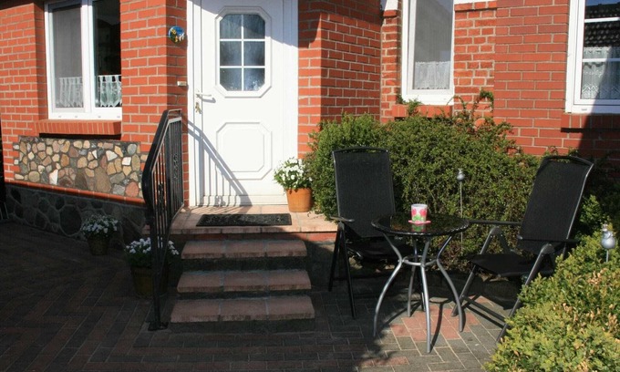 Satow Apartment | Beautiful Apartment Near Kühlungsborn with Garden & Ocean View