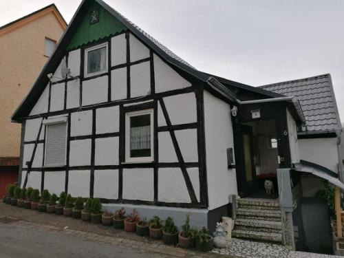 Antfeld House | Family-Friendly Getaway at Sauerland Ferienhaus Retreat