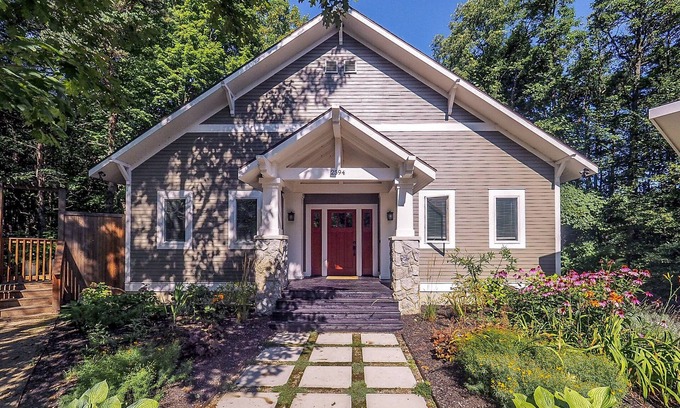 Fennville House | Perfect Getaway: Pet-Friendly Retreat Near Saugatuck