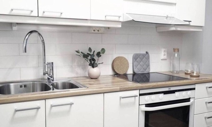 Tampere Apartment | Relaxing Hotel with Sauna, Free Parking & Lake Views