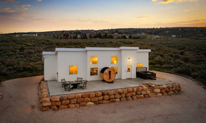 Sweetwater House | Experience Lake Views, Hot Tub, and Arcade Fun Awaiting You!