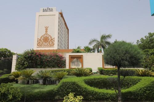 Agra Hotel | Discover Saura Hotel in Agra: Pool, Spa & Ocean Views