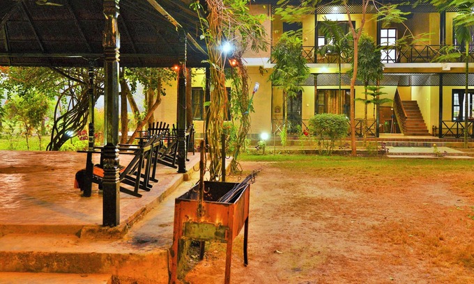 Sauraha Bed & Breakfast | Budget-Friendly Getaway at Sauraha Holiday Home