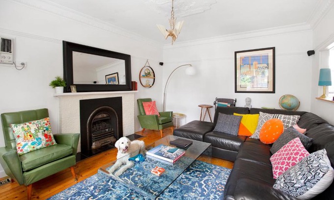 Daylesford House | Pet-Friendly Sausalito: 4-Star Retreat with Top Reviews