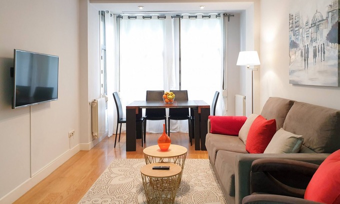 Gros Apartment | Relaxing Sausalito Beach Escape Near La Zurriola