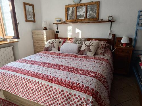Sauze d'Oulx Apartment | Discover Sauze d'Oulx: Pet-Friendly Retreat with WiFi